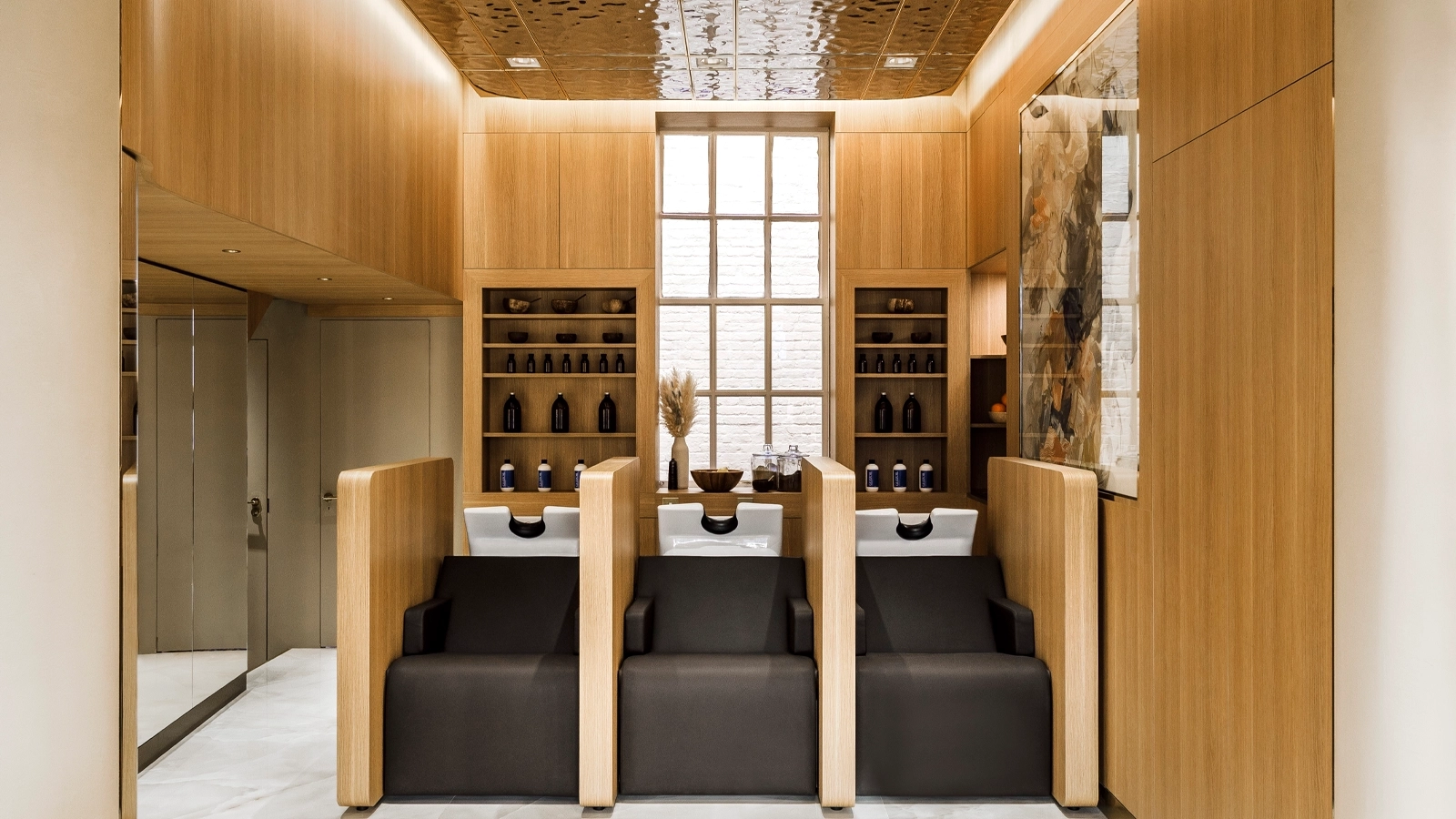 Como escolher os móveis ideais para salão de beleza: sofisticação, praticidade e durabilidade em primeiro lugar