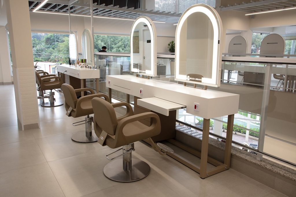 Console para Salão de Beleza: como escolher o modelo certo e valorizar cada estação de trabalho